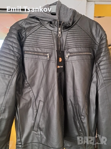 Кожено яке със сваляща се качулка