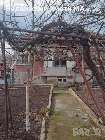 Агенция за недвижими имоти МАРИЯ 2014 продава тухлен апартамент  