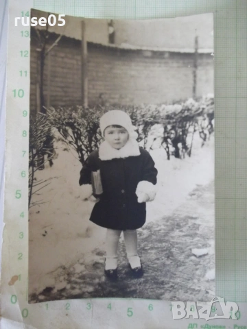 Снимка на дете през зимата стара - 1