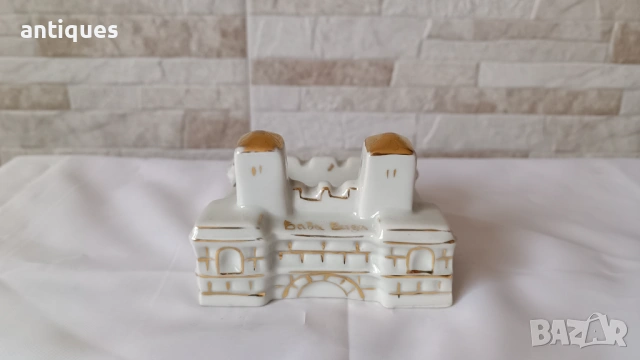 Порцеланов пепелник - Баба Вида - Завод Сталин Видин - 1960г, снимка 5 - Антикварни и старинни предмети - 53069533