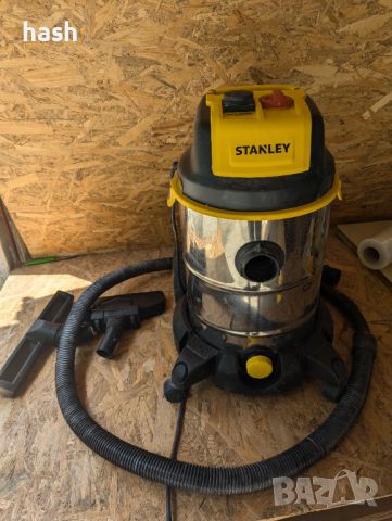 Прахосмукачка за сухо и мокро почистване Stanley SXVC30XTDE, 1600 W, 30 л, снимка 1 - Прахосмукачки - 46488526