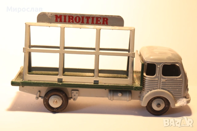 DINKY TOYS SIMCA CARGO КАМИОН КОЛИЧКА МОДЕЛ, снимка 4 - Колекции - 53053619
