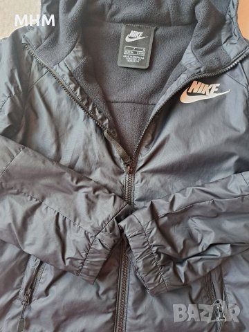 Яке Nike 128-137см, снимка 4 - Детски якета и елеци - 46225366