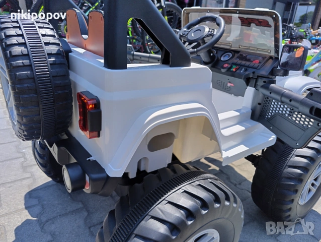 US Двуместен акумулаторен джип FUEGO 4x4