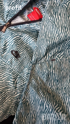 Nike Windbreaker S дамска ветровка/яке, снимка 4 - Спортни екипи - 53797185