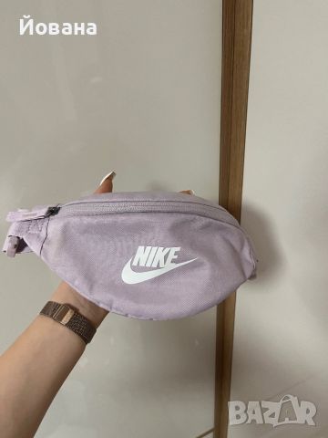 Дамска чанта Nike, снимка 1 - Чанти - 46704788