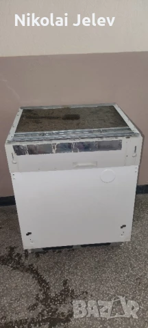 Съдомиялна Ariston 60 см за вграждане , снимка 2 - Съдомиялни - 50756908