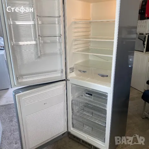 Хладилник с фризер SMEG, снимка 15 - Хладилници - 49132521