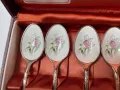 Красиви посребрени лъжички в кутия, закупени от Англия, с цветя, снимка 3