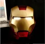 Маска Електронен шлем Marvel Legends Iron Man светещи очи Железния човек златно с червено, снимка 3