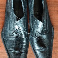 Продавам обувки естествена кожа с уникален дизайн (предполагам крокодилска). , снимка 4 - Официални обувки - 45747579