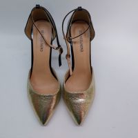 Дамски обувки с висок ток в златно и лачено черно, 39 номер, отлично състояние, снимка 5 - Дамски ежедневни обувки - 45447662