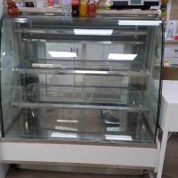 Хладилна сладкарска витрина и оборудване, снимка 2 - Витрини - 45726938