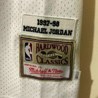Оригинален мъжки баскетболен потник Mitchell and Ness Michael Jordan 1997-1998 Authentic Jersey , снимка 8 - Спортни дрехи, екипи - 45141696