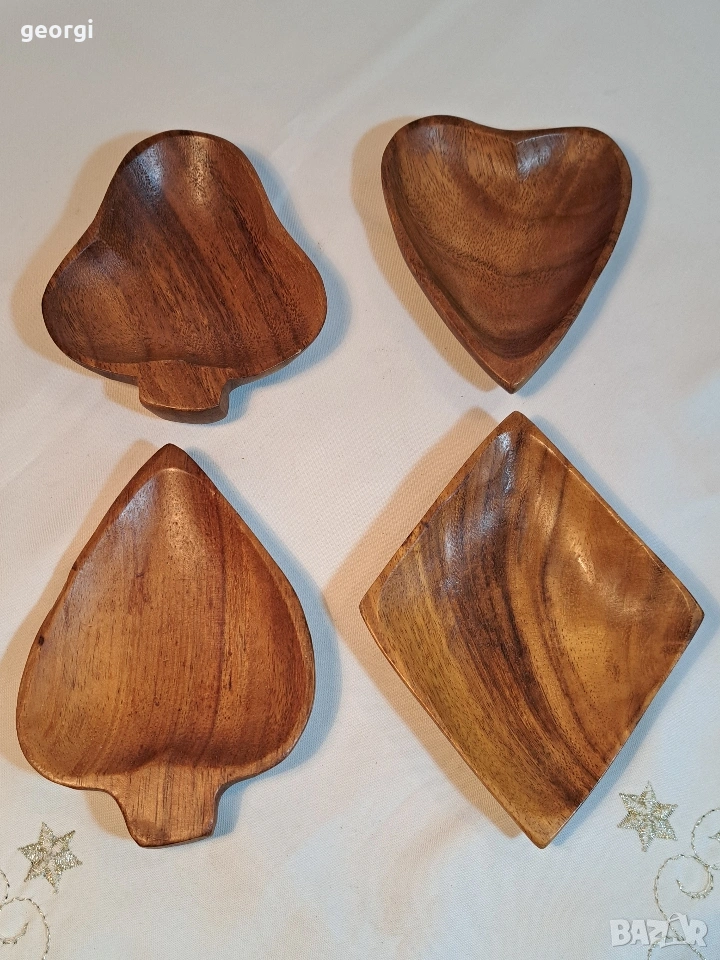 четири дървени купички за ядки каро, пика, купа, спатия 32/3 , снимка 1