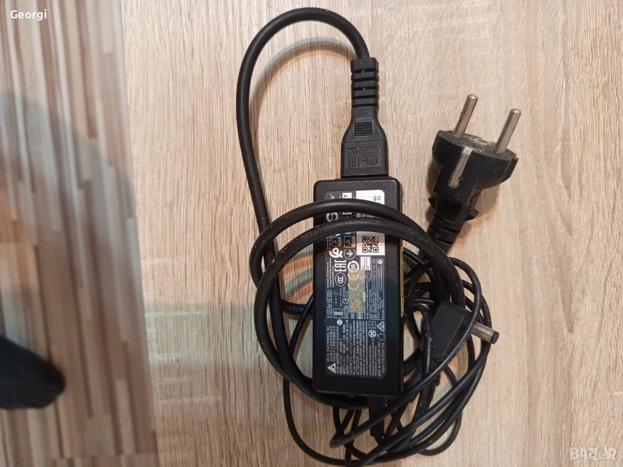 Зарядно за лаптоп в добро състояние, снимка 1