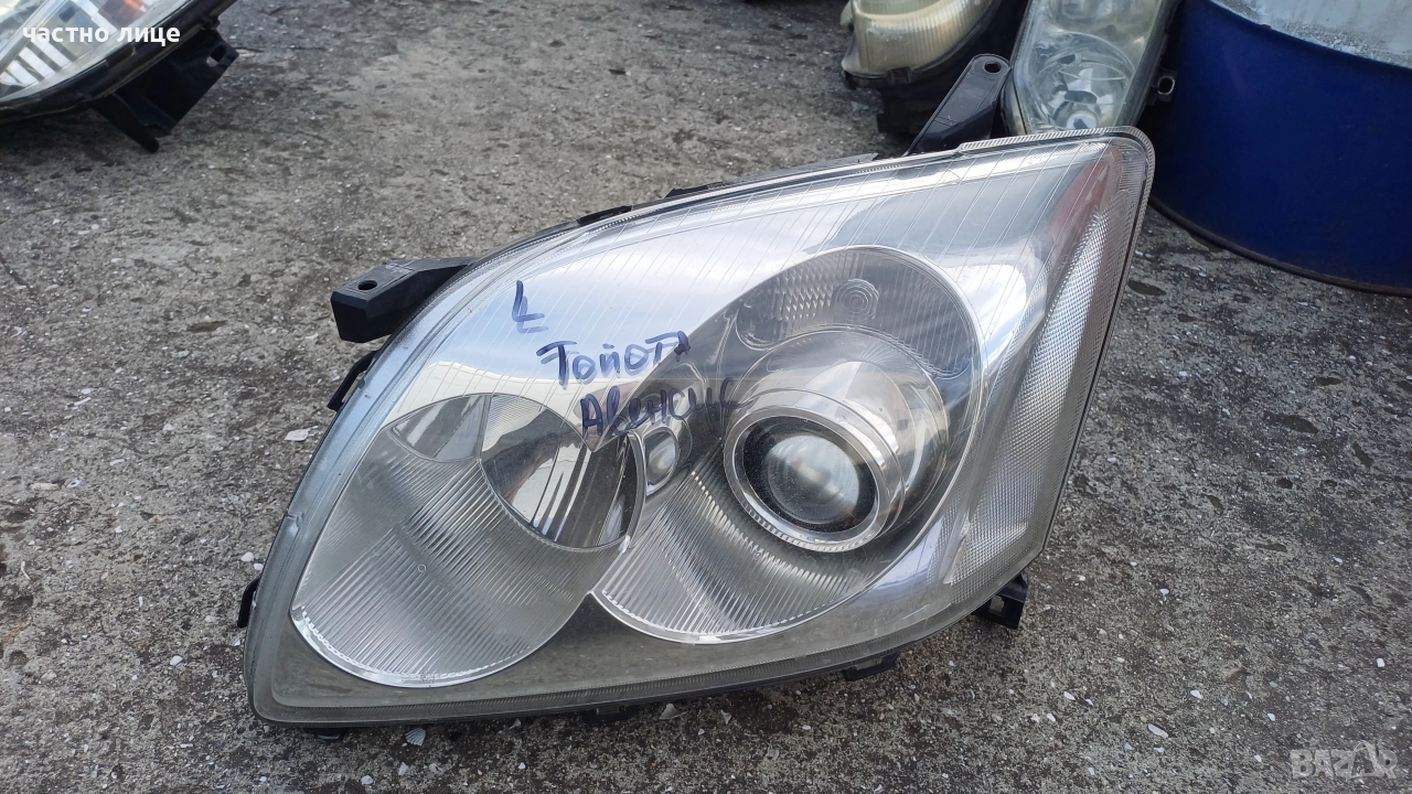 Ляв фар Тойота Авенсис , снимка 1