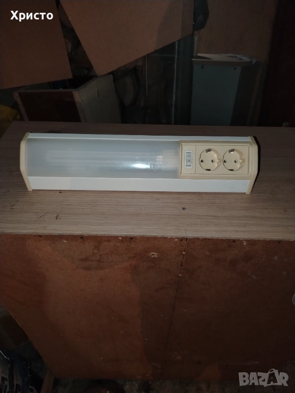 Ъглова лампа с контакти , снимка 1