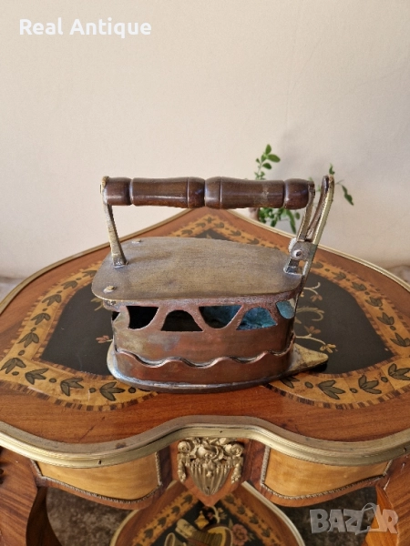 Голяма антикварна колекционерска бронзова месингова ютия , снимка 1