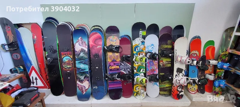 Snowboard and boots, снимка 1