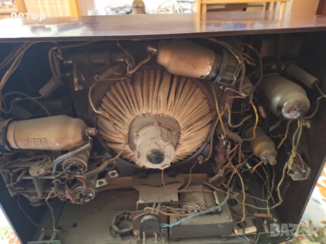 Бакелитено радио Филипс Матадор 2, снимка 11 - Радиокасетофони, транзистори - 49960751