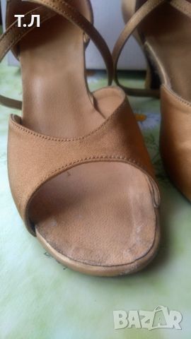 Дамски обувки и ботуши, снимка 13 - Други - 46371889