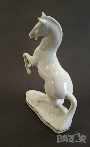 Порцеланова фигура на кон, снимка 5 - Статуетки - 53951698