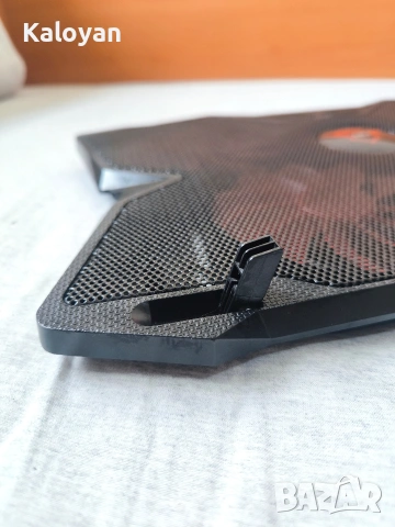 Охладител/cooling pad за лаптоп Trust GXT Yozu до 17.3 инча, снимка 4 - Лаптоп аксесоари - 54286681