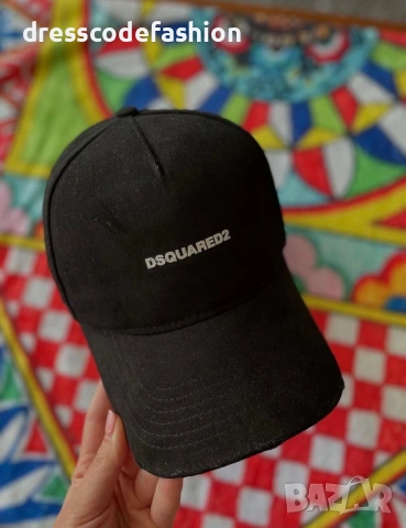 Черна шапка с козирка Dsquared 