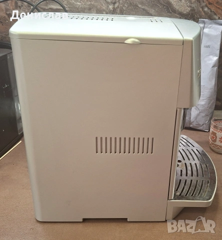 Кафеавтомат/Кафемашина Delonghi Magnifica Elegance , снимка 6 - Кафемашини - 53980794