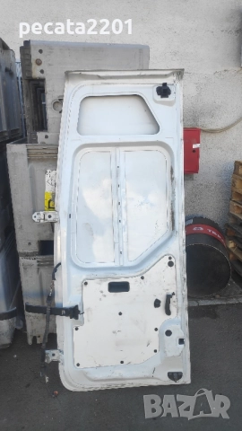 Продавам - Задна лява и задна дясна товарни врати за Рено Мастер 2018 г. , снимка 5 - Части - 51762582