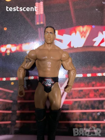 Екшън фигура WWE The Rock Скалата Classic Look Basic mattel People's Champ figure играчка, снимка 3 - Колекции - 48938000