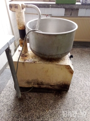 Тестомесачка, снимка 3 - Други машини и части - 54020295