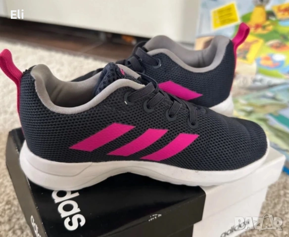 Чисто нови маратонки Adidas , снимка 5 - Детски маратонки - 53634674