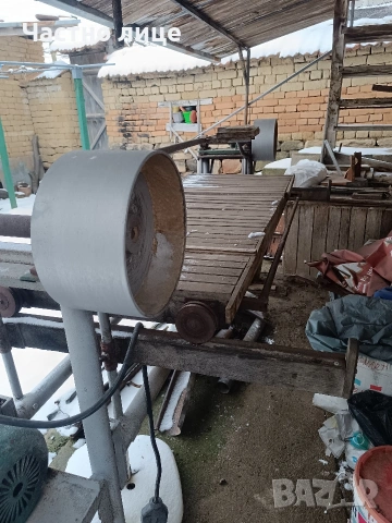 Лентов шлайф, с руски трифазен мотор, снимка 2 - Други машини и части - 53589810