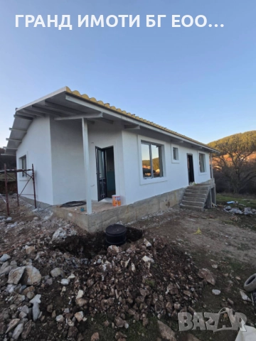Гранд Имоти БГ продава къща в с.Борилово, снимка 2 - Къщи - 52118218