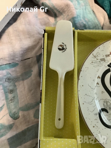 Порцеланова чиния и шпатула Не се използва в подаръчна кутия чиния диаметър 29 см, снимка 4 - Декорация за дома - 54013193
