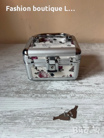 Кутия за бижута с ключалка и 2 ключа с разгъващ се стъпаловиден механизъм и огледало ❤️ , снимка 7 - Други - 52352495