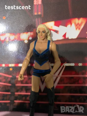 Екшън фигура WWE Charlotte Flair Шарлот Флеър Mattel Elite action figure играчка, снимка 5 - Фигурки - 48747600