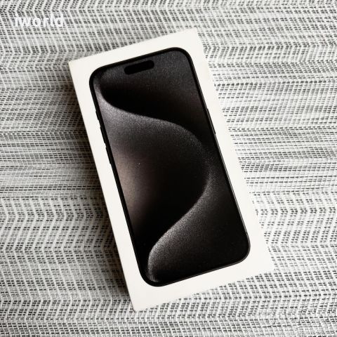НЕРАЗПЕЧАТАН❗️256гб❗️ iPhone 15 Pro ❗️Лизинг от 80лв/м ❗️Black Titanium ГАРАНЦИЯ❗️ черен, снимка 1 - Apple iPhone - 45526521