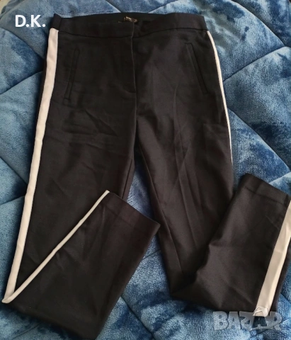 Дамски тъмносин панталон Zara. Размер М.