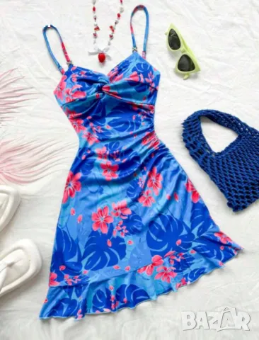 Синя асиметрична лятна рокля на цветя с презрамки размер М