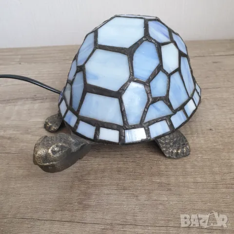 Настолна лампа - костенурка изработена в стил Tiffany