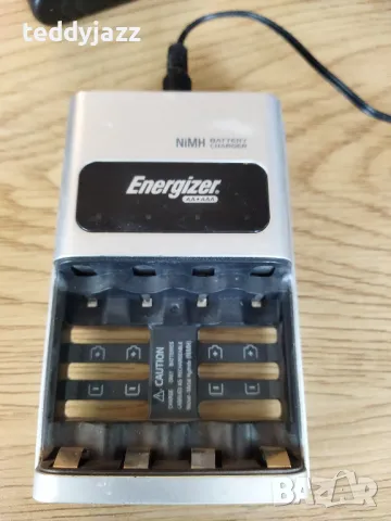 Зарядни за акумулаторни батерии АА,ААА,9V Energizer,Uniross , снимка 6 - Друга електроника - 49004768