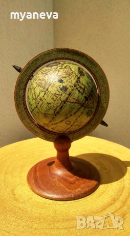 Vintage , дървен глобус. , снимка 1 - Антикварни и старинни предмети - 46021380