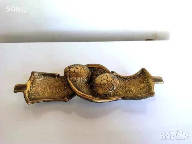 Страхотни Стари Бронзови Пепелници