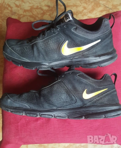 Маратонки Nike 44.5, снимка 2 - Маратонки - 53401905