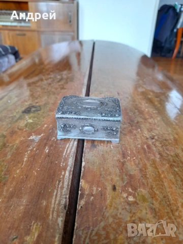 Стара кутия за бижута #9