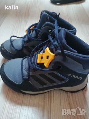 Продавам Adidas Terrex номер 28, снимка 2 - Детски маратонки - 52540233