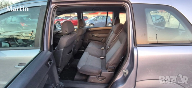 Opel Zafira 1.7 Eco Tech, снимка 11 - Автомобили и джипове - 53940649